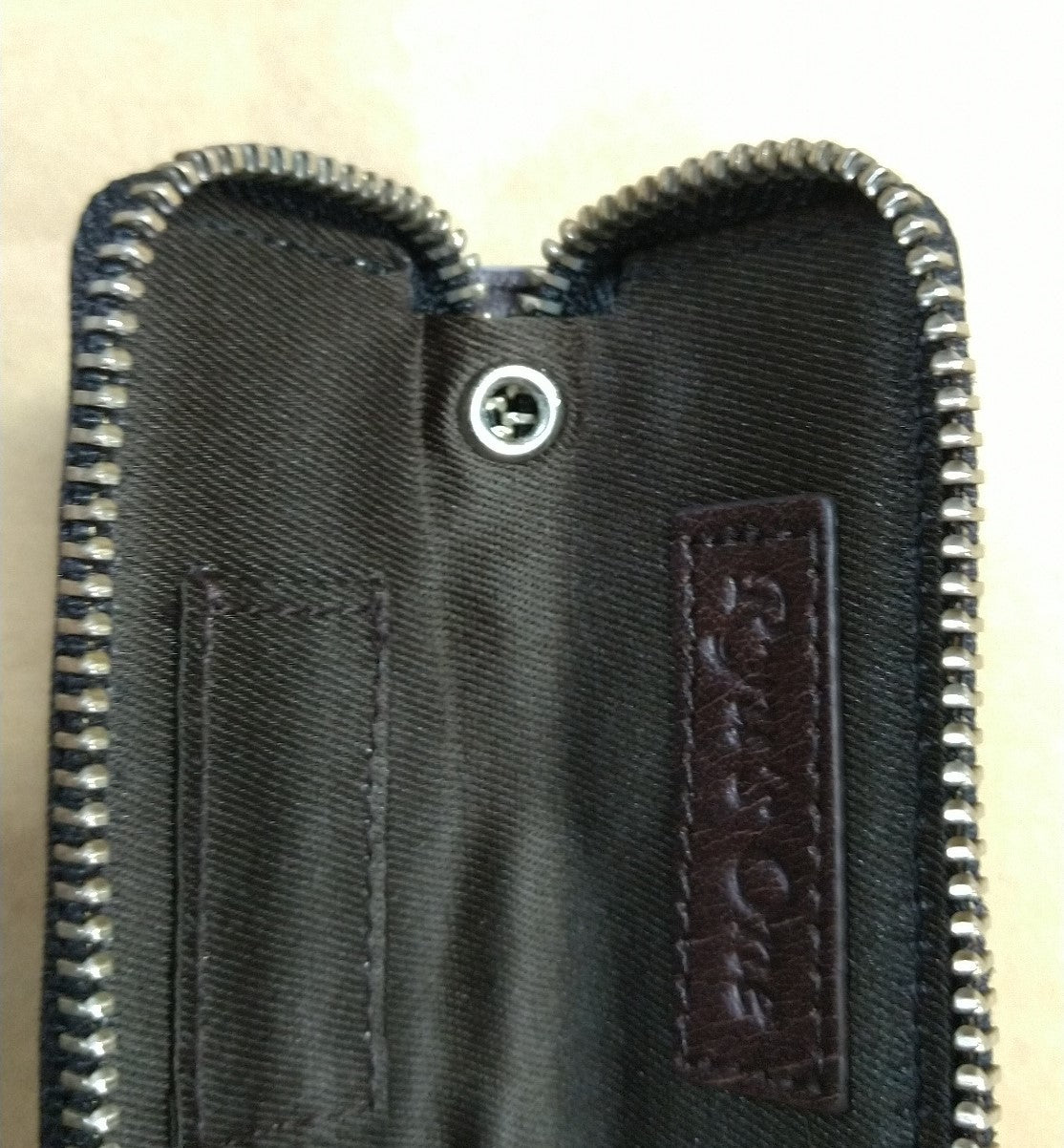 【訳アリ品】海外製/マルチケース/牛革/レザー/小物入れ/USB/印鑑/アクセサリー/常備薬/グリーン/緑色/2025年ラッキーカラー/154010