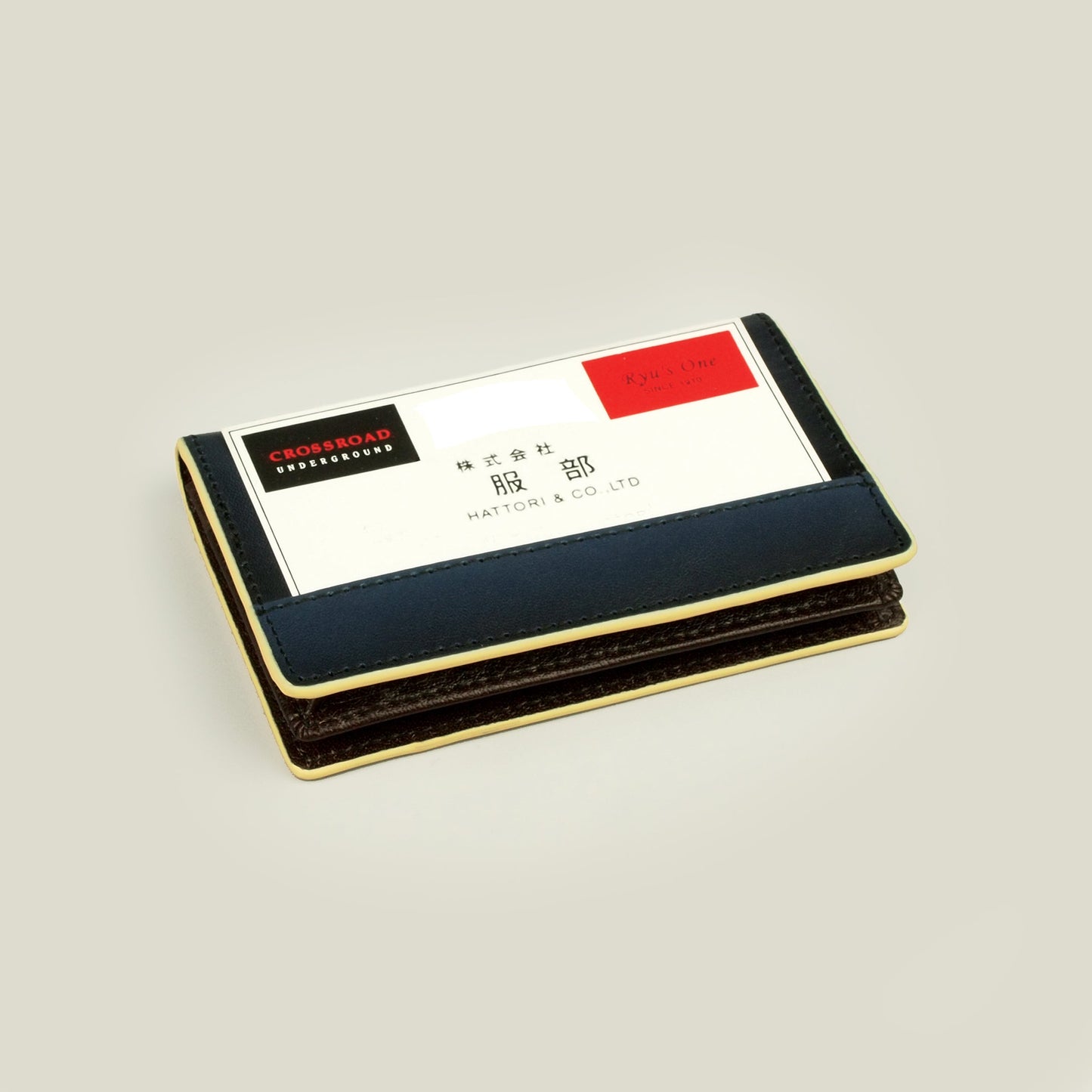 海外製／牛革／革／レザー／名刺入／背面カードホルダー／2025年ラッキーカラー／全2色／154001／