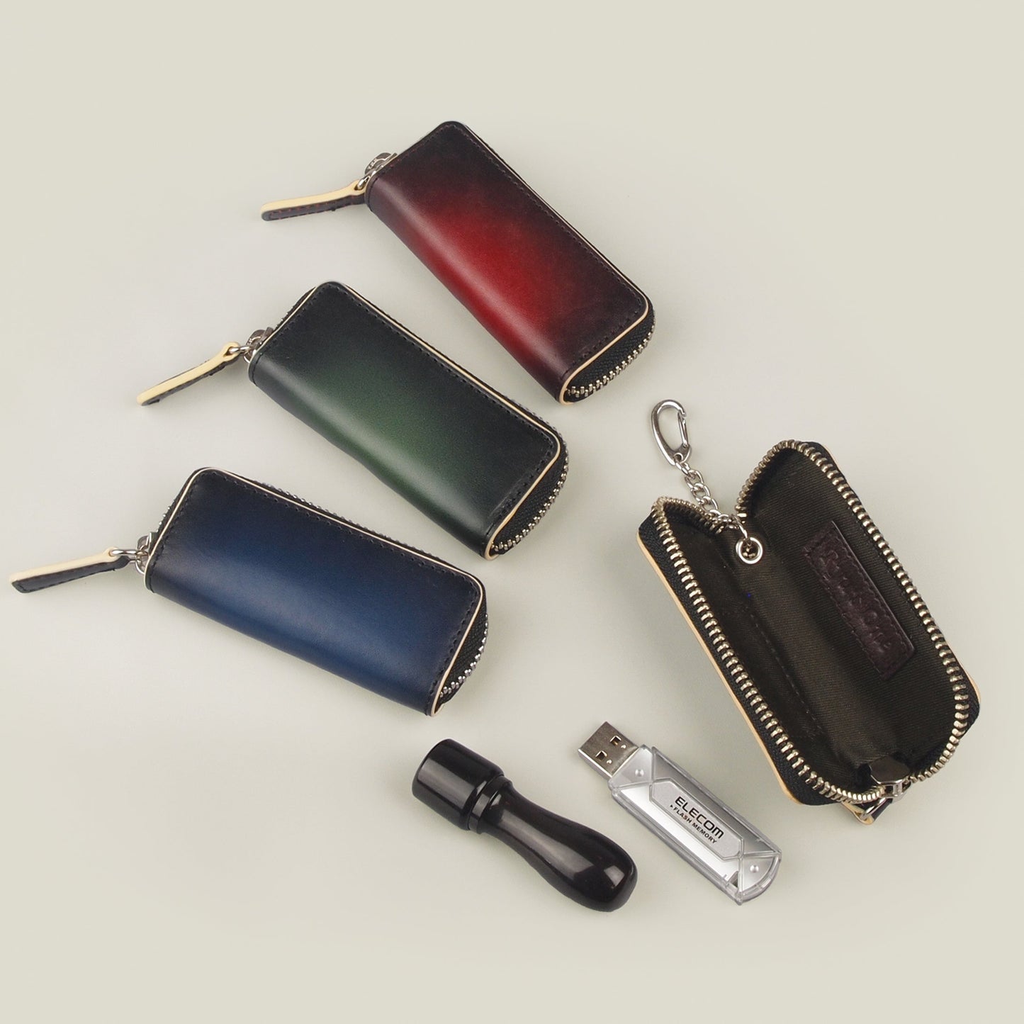 【訳アリ品】海外製／マルチケース／牛革／レザー／小物入れ／USB／印鑑／アクセサリー／常備薬／グリーン／緑色／2025年ラッキーカラー／154010