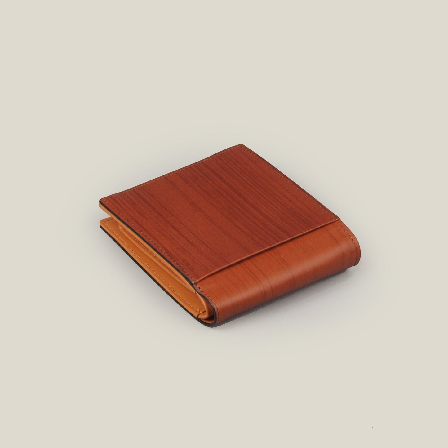 海外製／木目調／牛革／レザー／二つ折財布／小銭BOX式／箱入り／154039／／WD